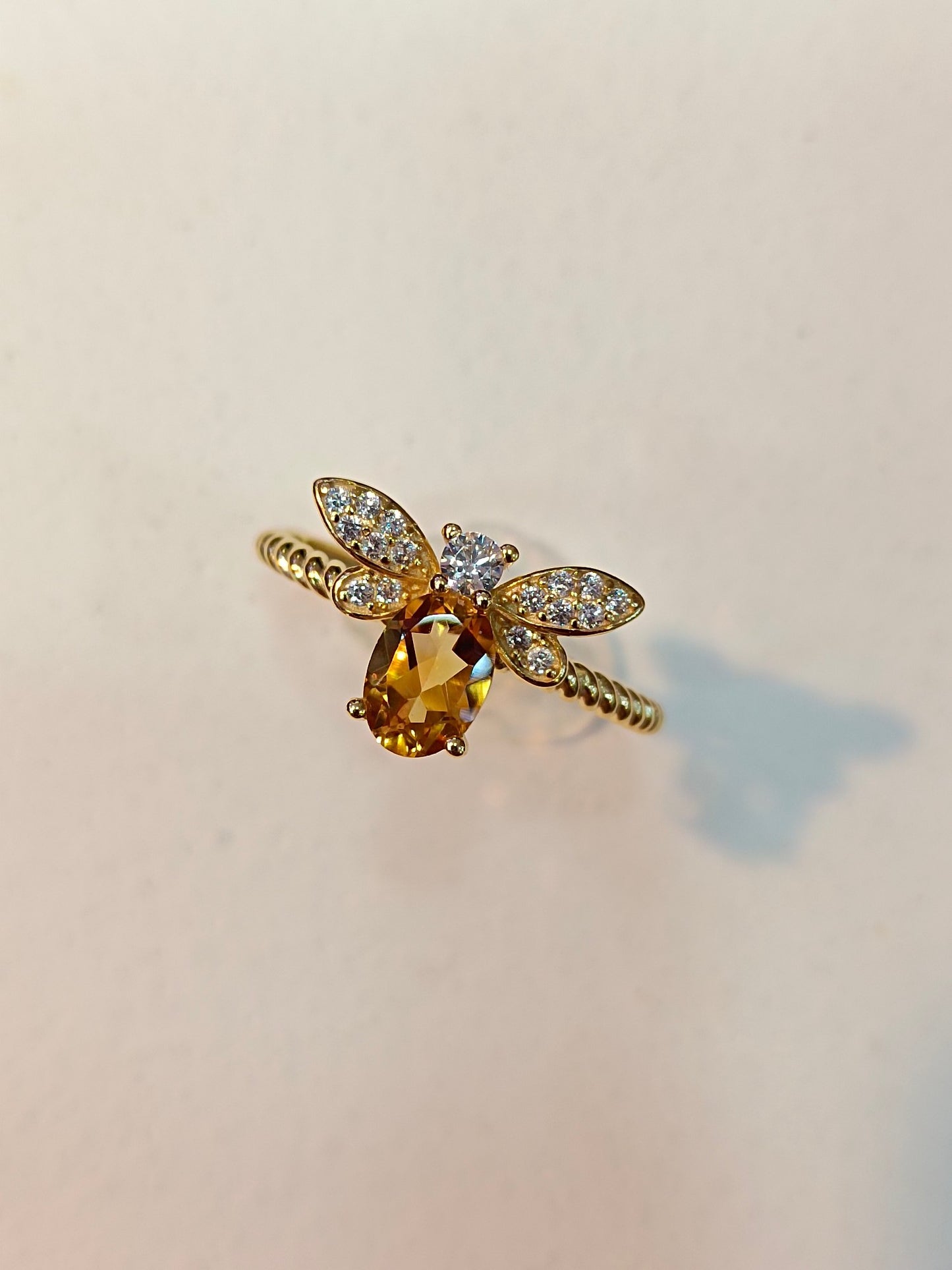 Anello con ape in cristallo giallo incorporato in argento sterling S925 - Gioielli unici