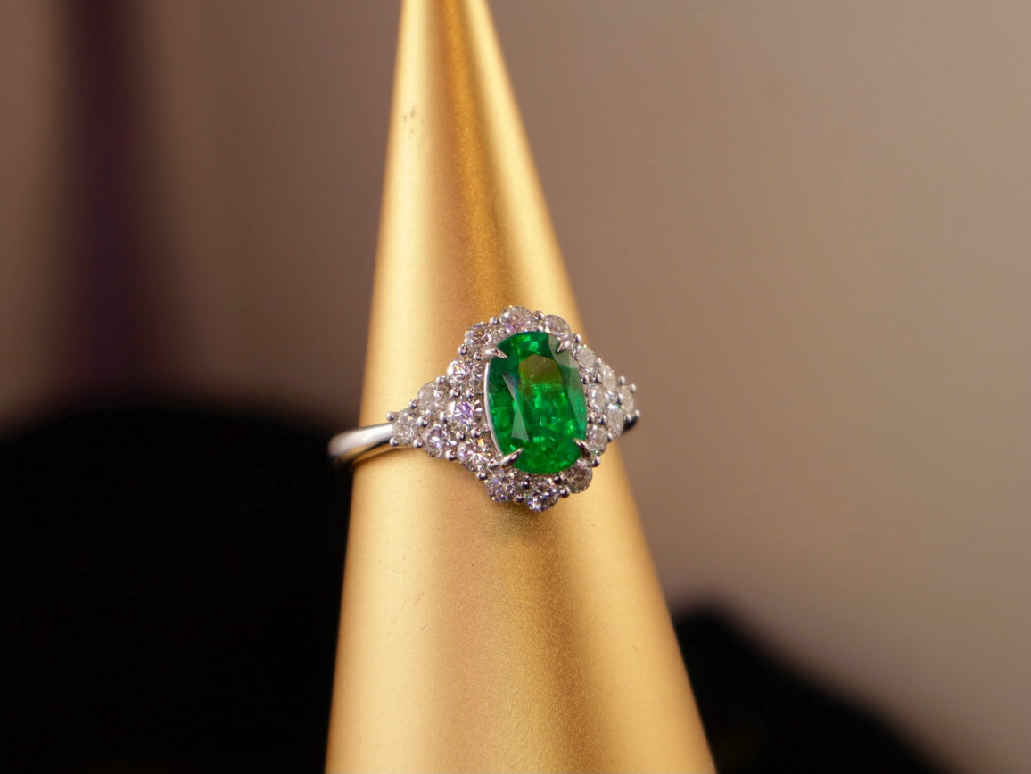 Emerald Ring: 1.55ct Vivid Green Gemstone smycken
