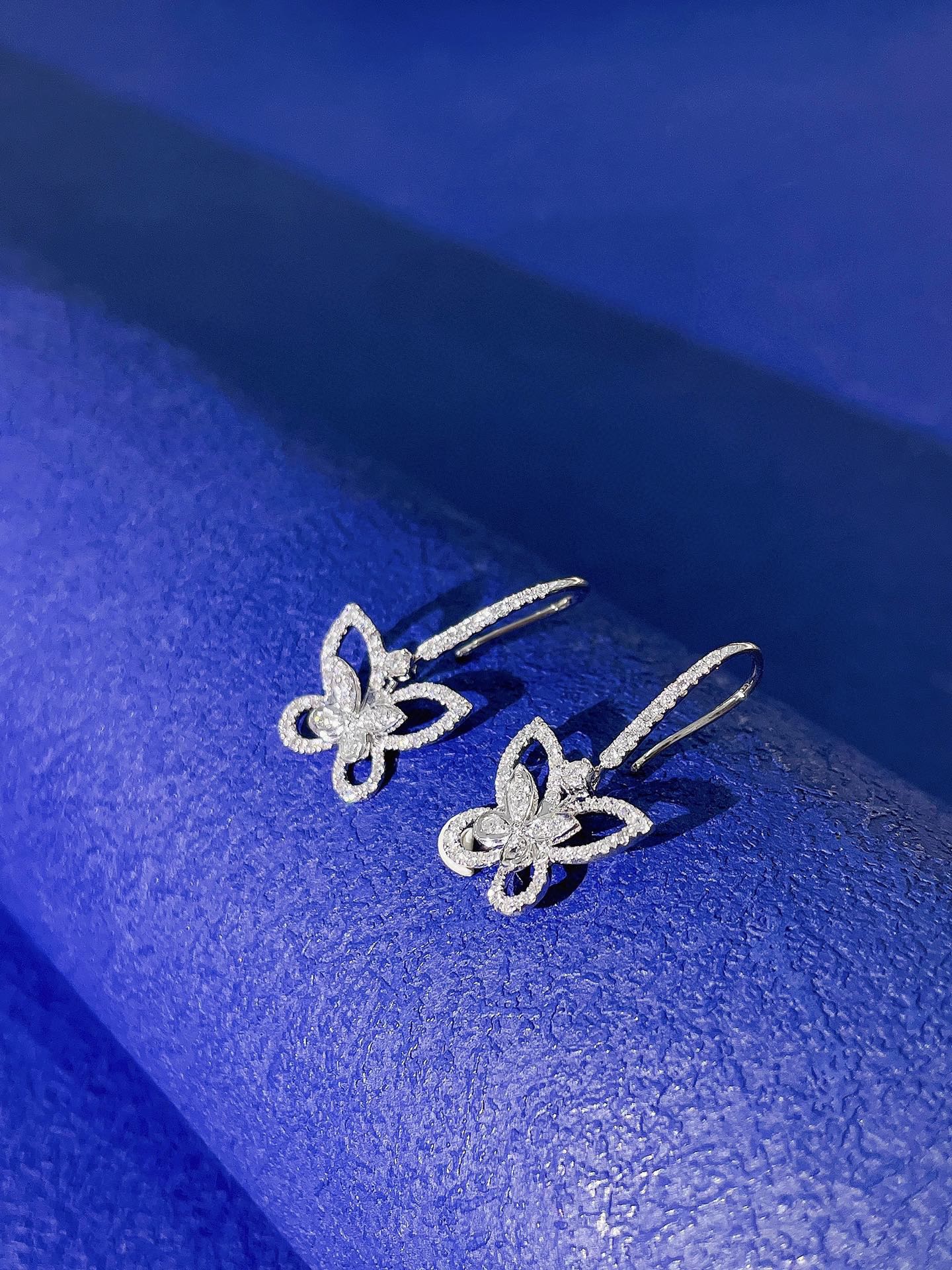 18 K hvitt gull Cultured Phantom Butterfly øredobber - smykker perle