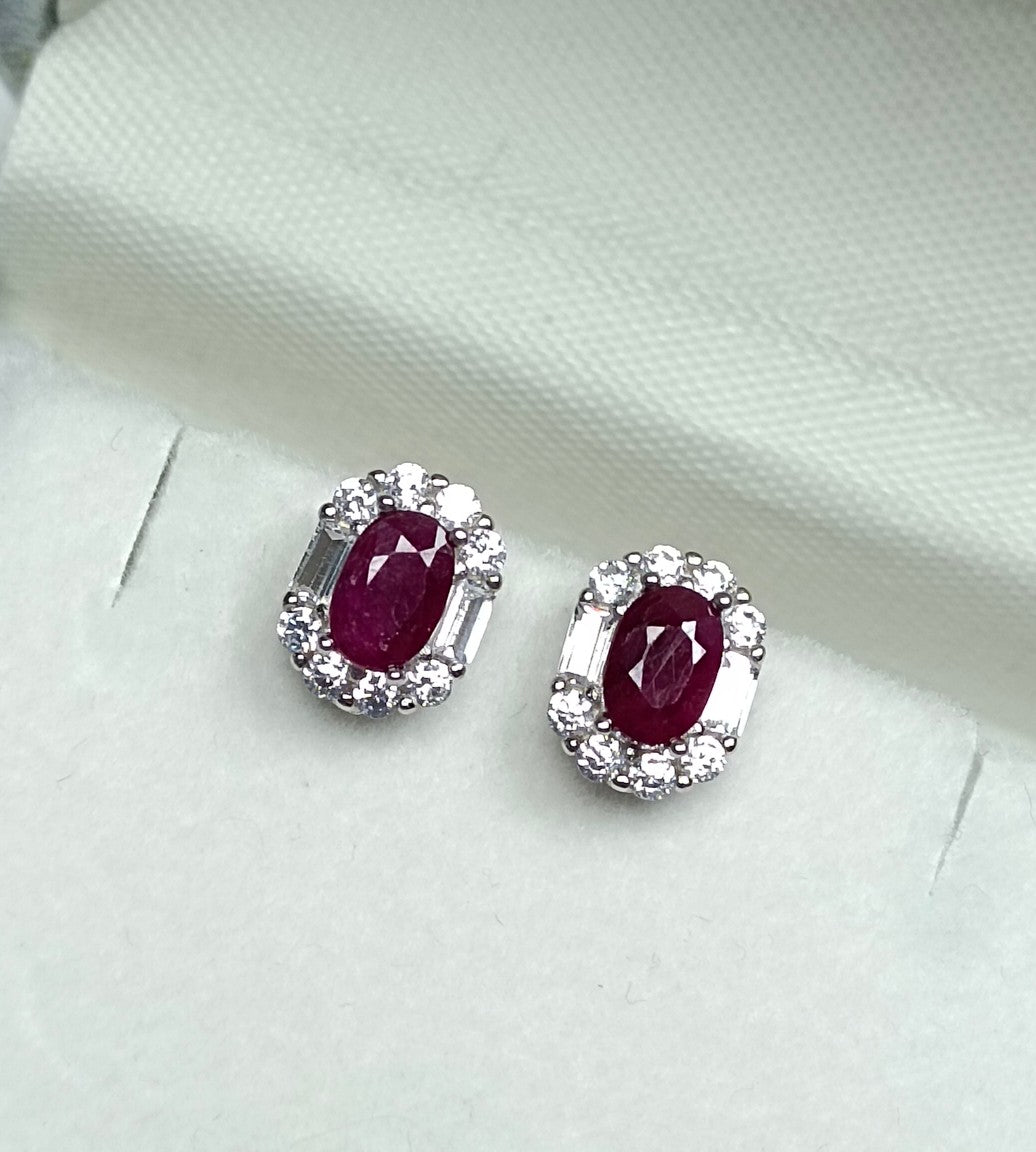 S925 Silver Embedded Ruby Earrings - Elegant Jewelry Piece
