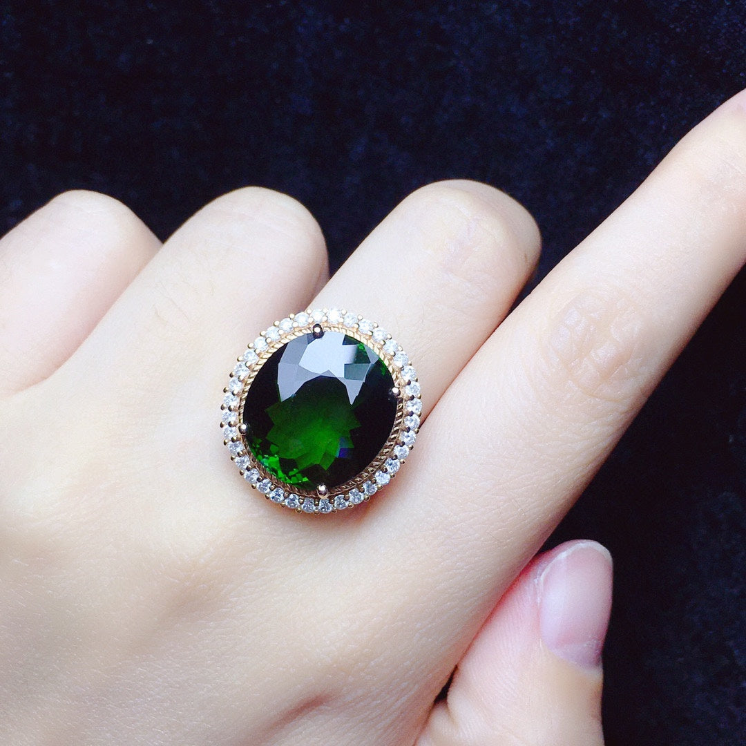 Anillo de Turmalina Natural con Detalles en Oro de 18K y Diamantes - Joyería Exquisita