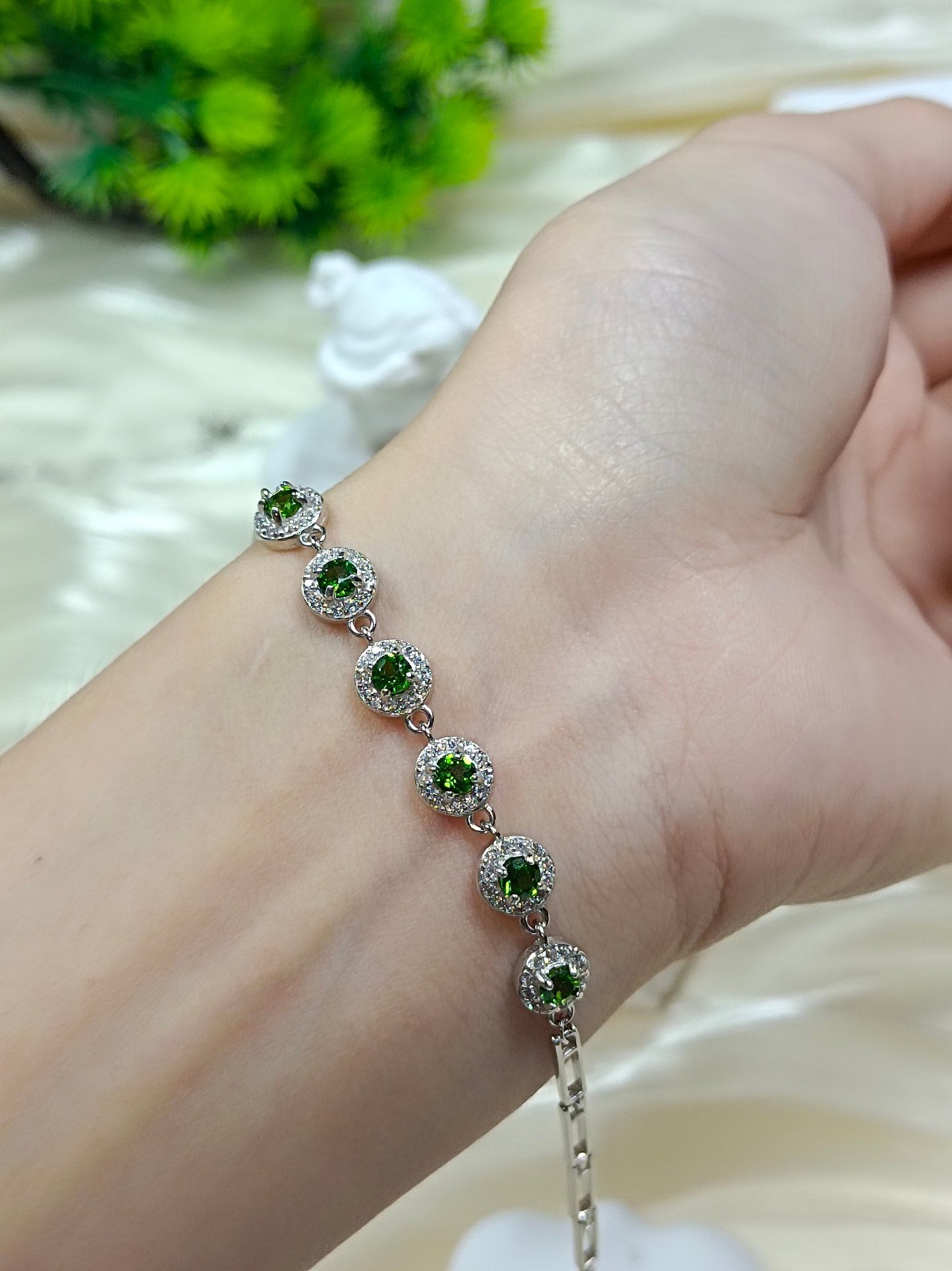 Bracciale in Argento S925 con Diopside Incorporato – Design Elegante e Moderno