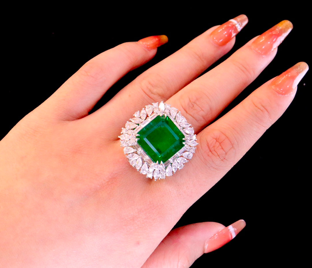 Rare Oil-Free Emerald Jewelry: Luxurious Ring & Pendant Combo