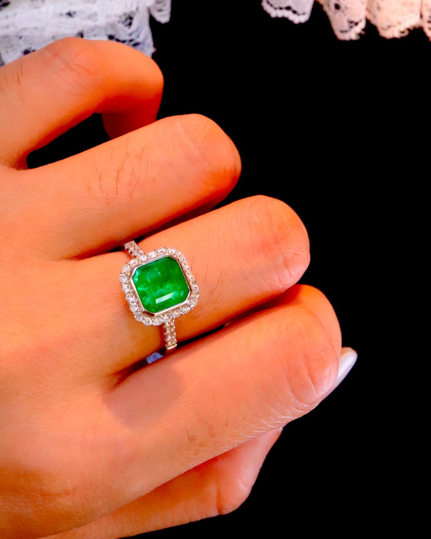 Elegant Minimalist Style Natural Emerald Ring - Fine Jewelry
