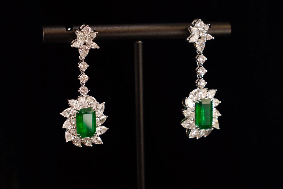 Anting Hijau Zamrud - Perhiasan Mewah