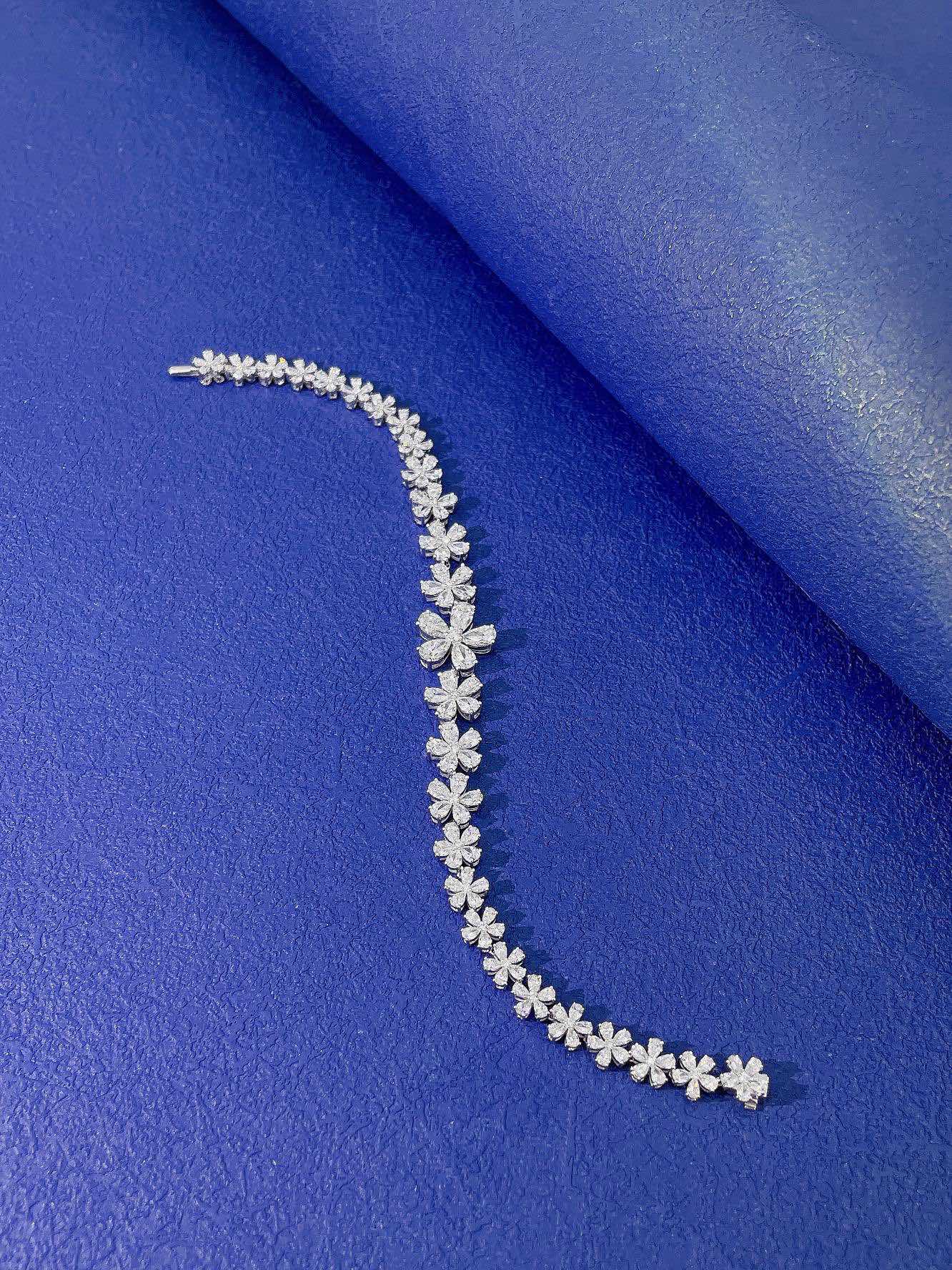 18K اللؤلؤ المتدرج Waterdrop سوار المجوهرات خمسة زهرة