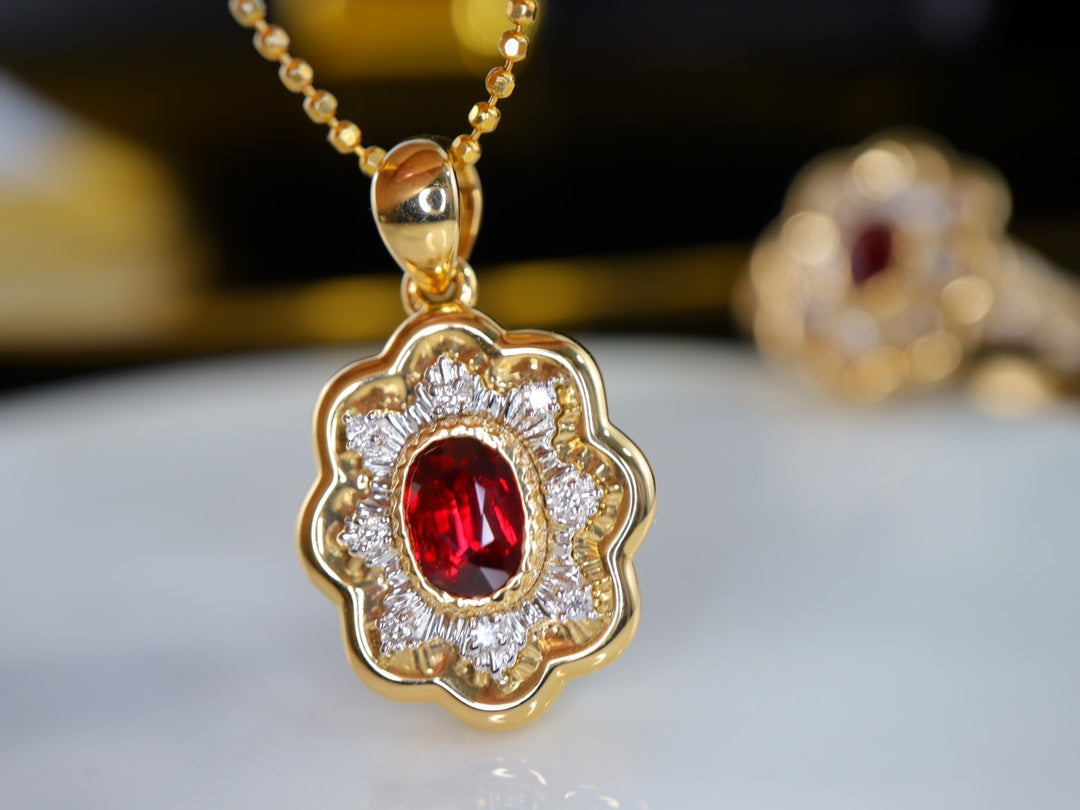 Vintage-Stil Taubenblutroter Rubin-Anhänger-Schmuck