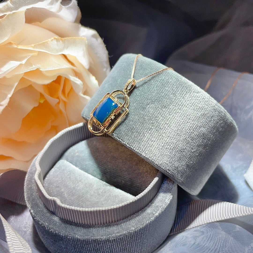 उत्तम 18K गोल्ड एंबेडेड डोमिनिकन ब्लू एम्बर पेंडेंट - रोजमर्रा की सुंदरता के लिए आभूषण