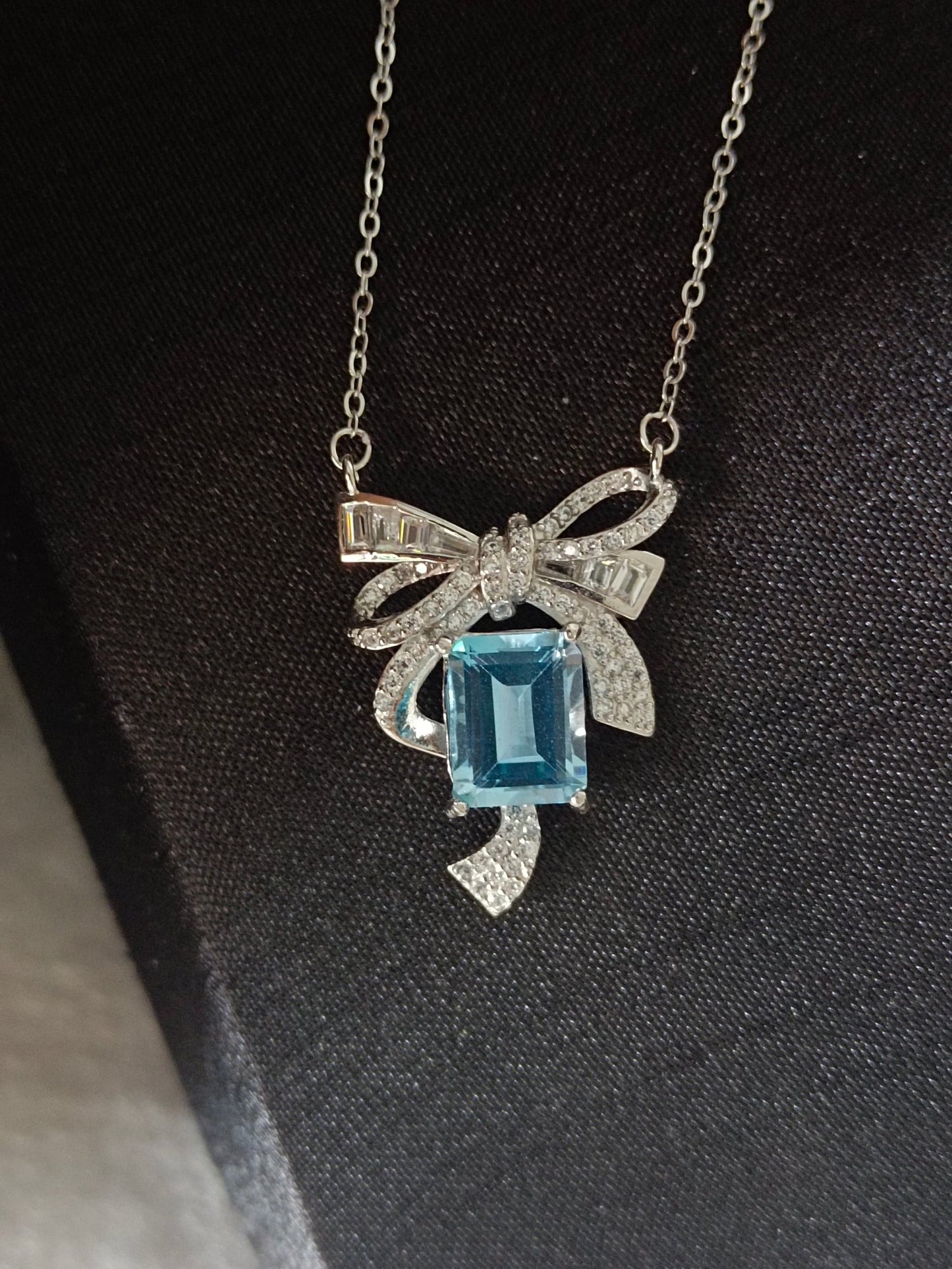 Colier de lux cu papion cu topaz natural în formă pătrată - bijuterii rafinate