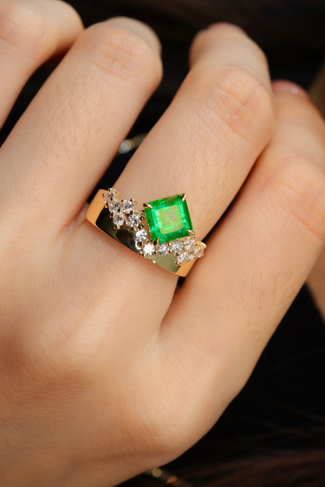 Panjshir-Smaragdschmuck mit Diamantakzent – ​​eine funkelnde Wahl
