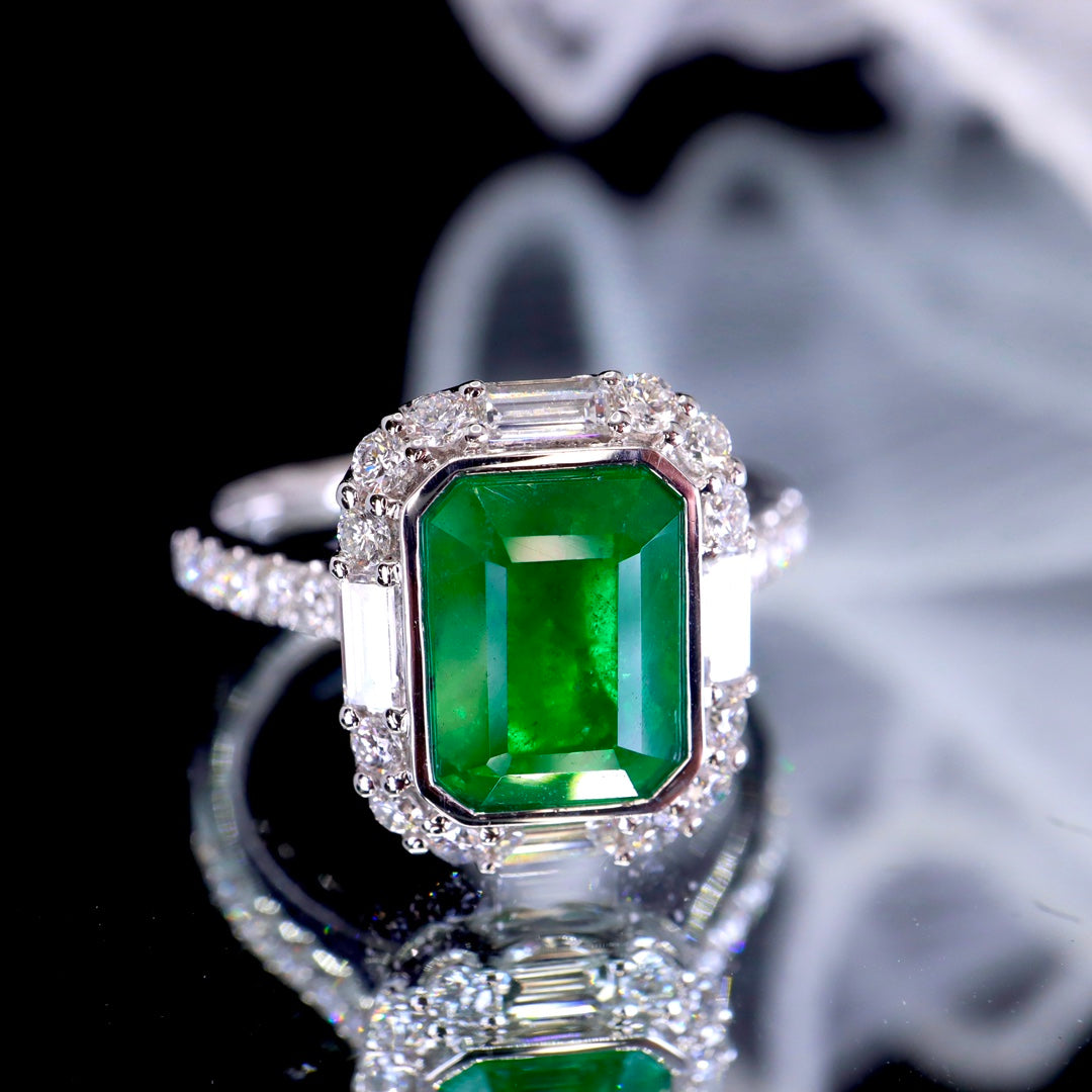 Elegant and Timeless Natural Muzo Emerald Ring - A Must-Have Jewelry