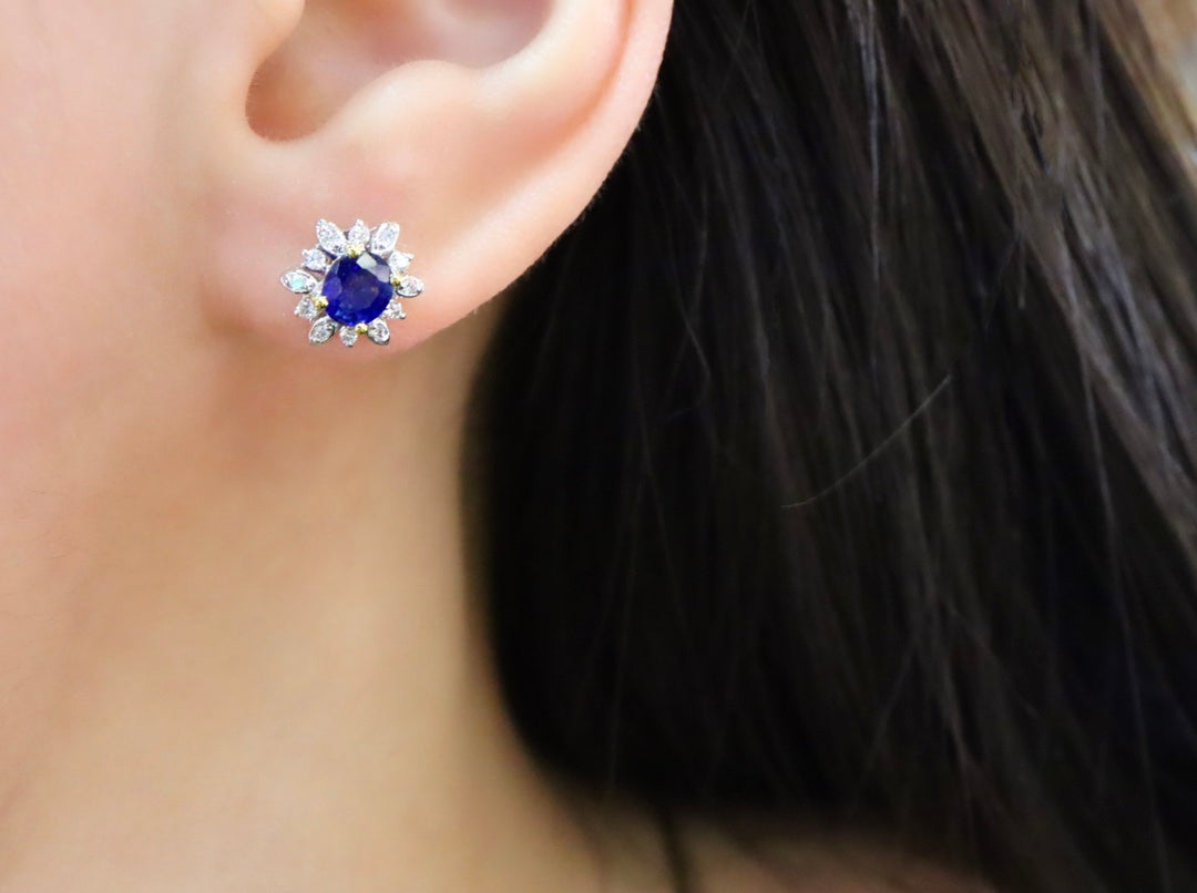 Anting-anting Nilam Biru Diraja yang Indah - Barang Kemas Mesti Ada