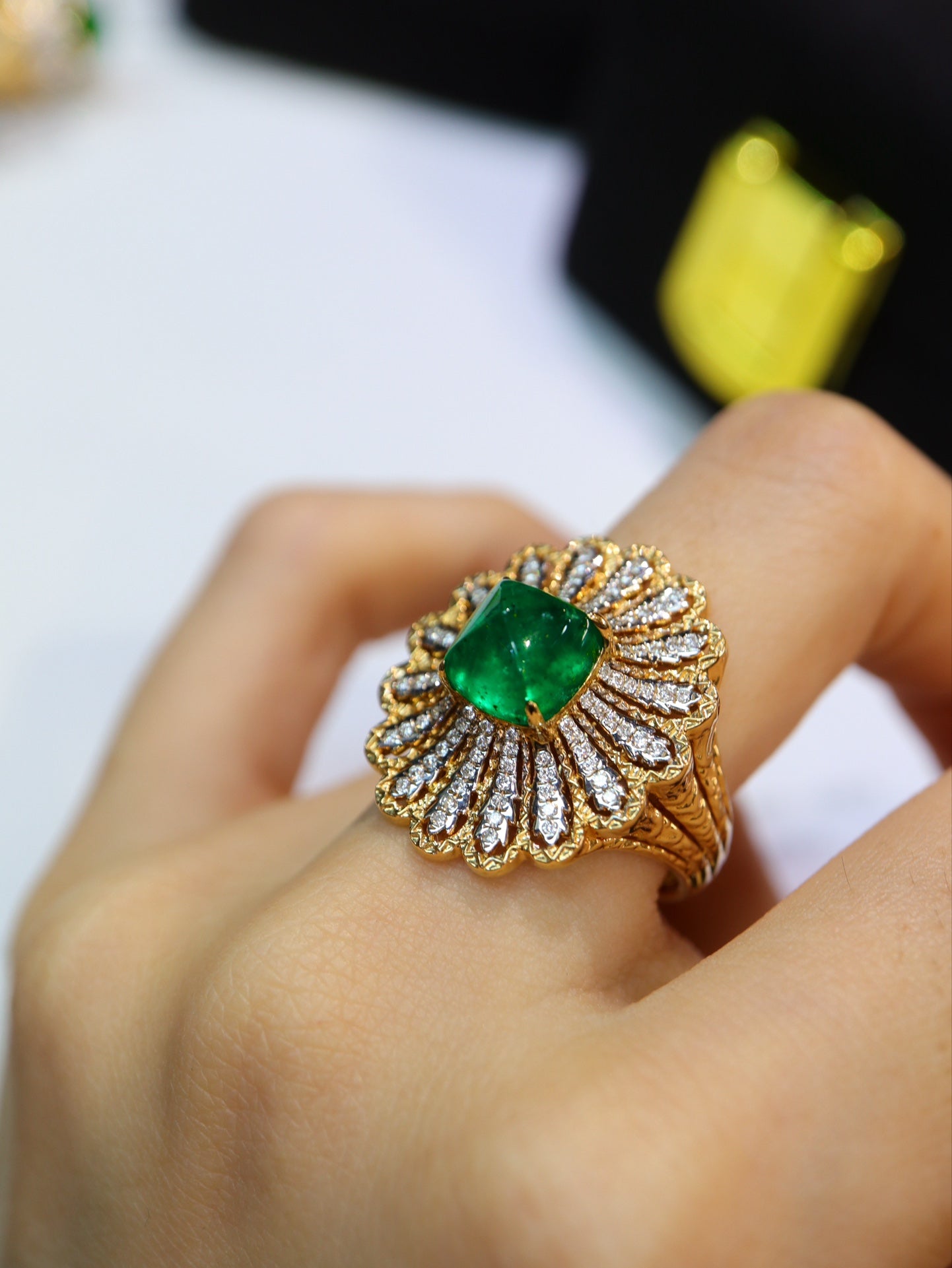 Swat Sugar Tower Smaragd-Design-Ring – einzigartiger handgefertigter Schmuck