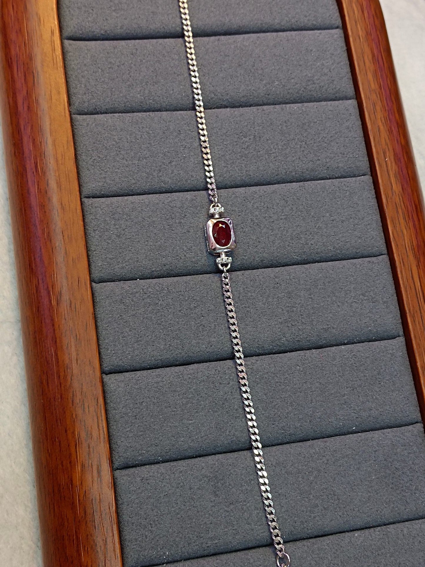 S925 Silver Handcrafted Ruby Embedded Bracelet - Exquisite Jewelry