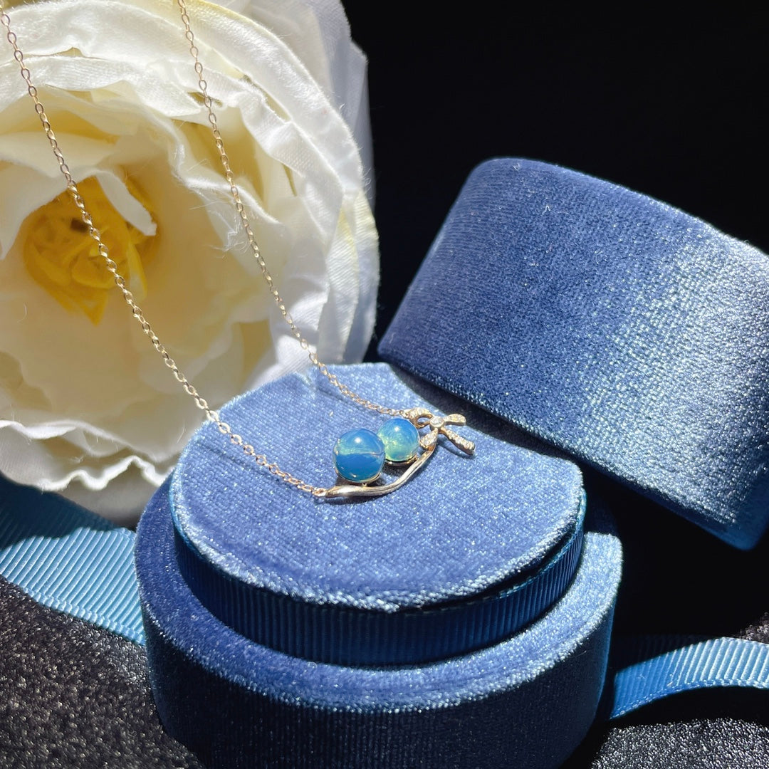 قلادة من الكهرمان الأزرق الدومينيكاني مرصعة بالذهب عيار 18 قيراط - مجوهرات ذات شغف لا ينضب