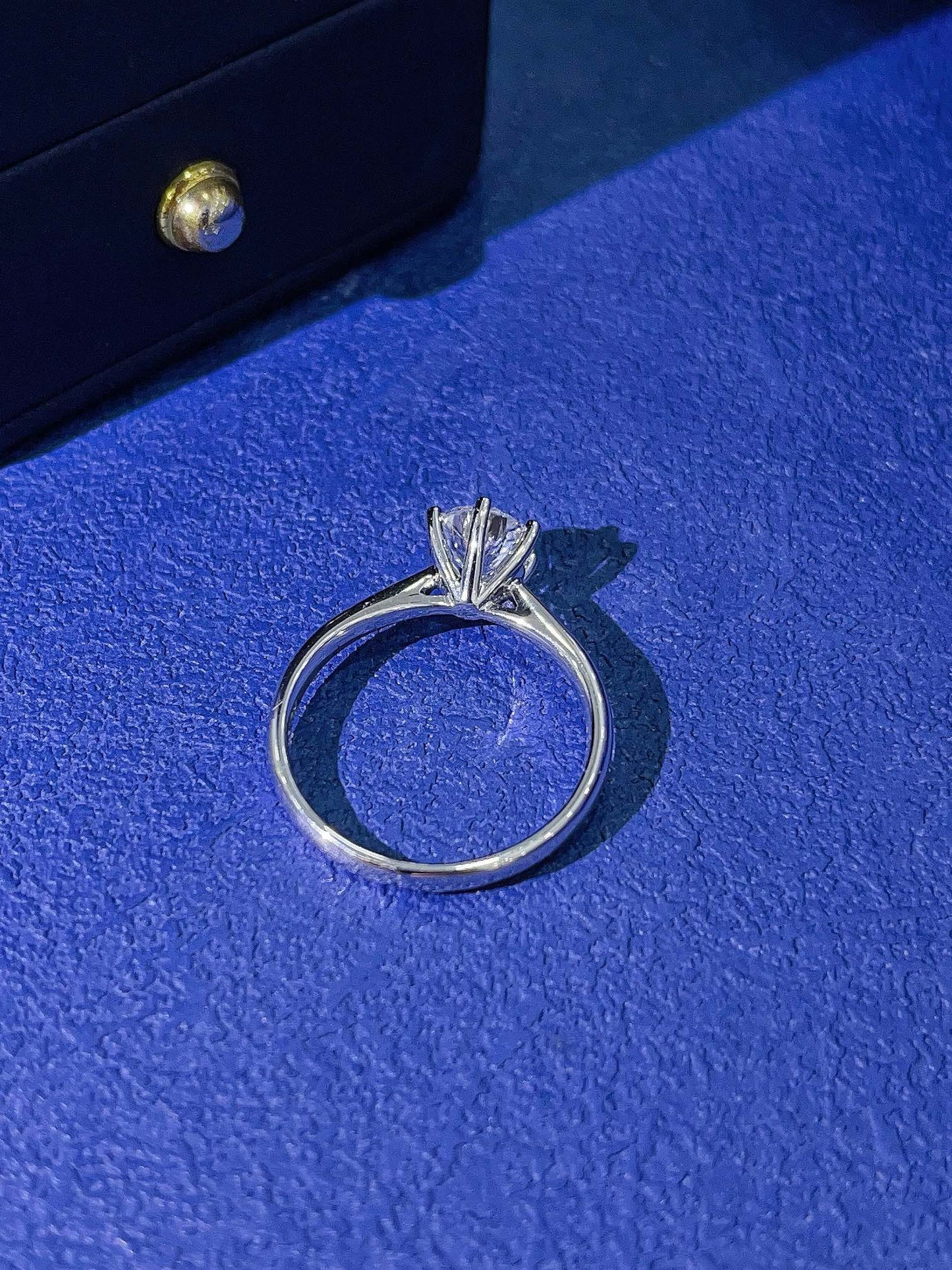 Inel de aur cu șase gheare cu diamant rotund de cultură de 18K - Bijuterii premium