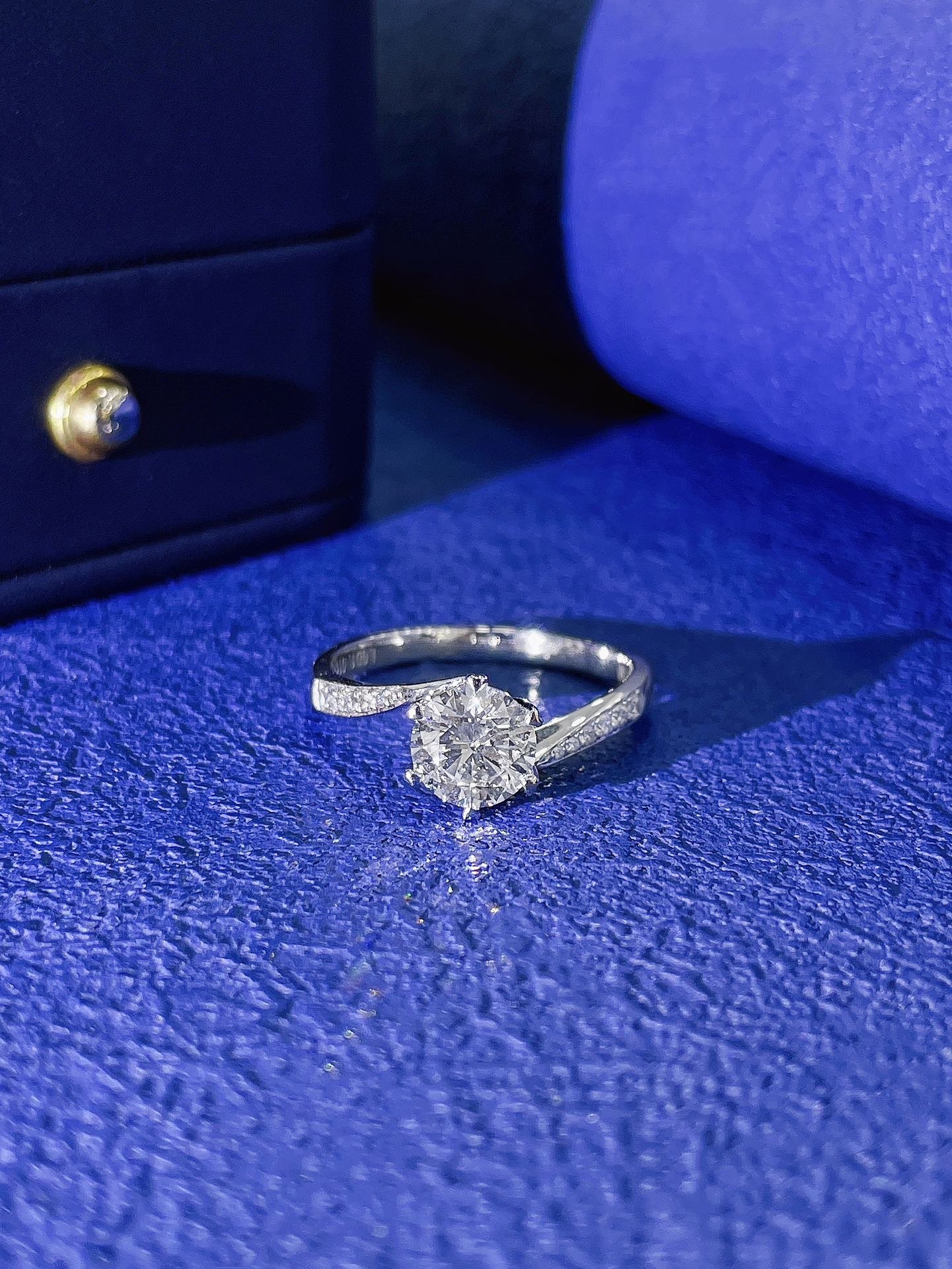 18K gekweekte ronde diamanten zes-polige gedraaide armring - premium sieraden