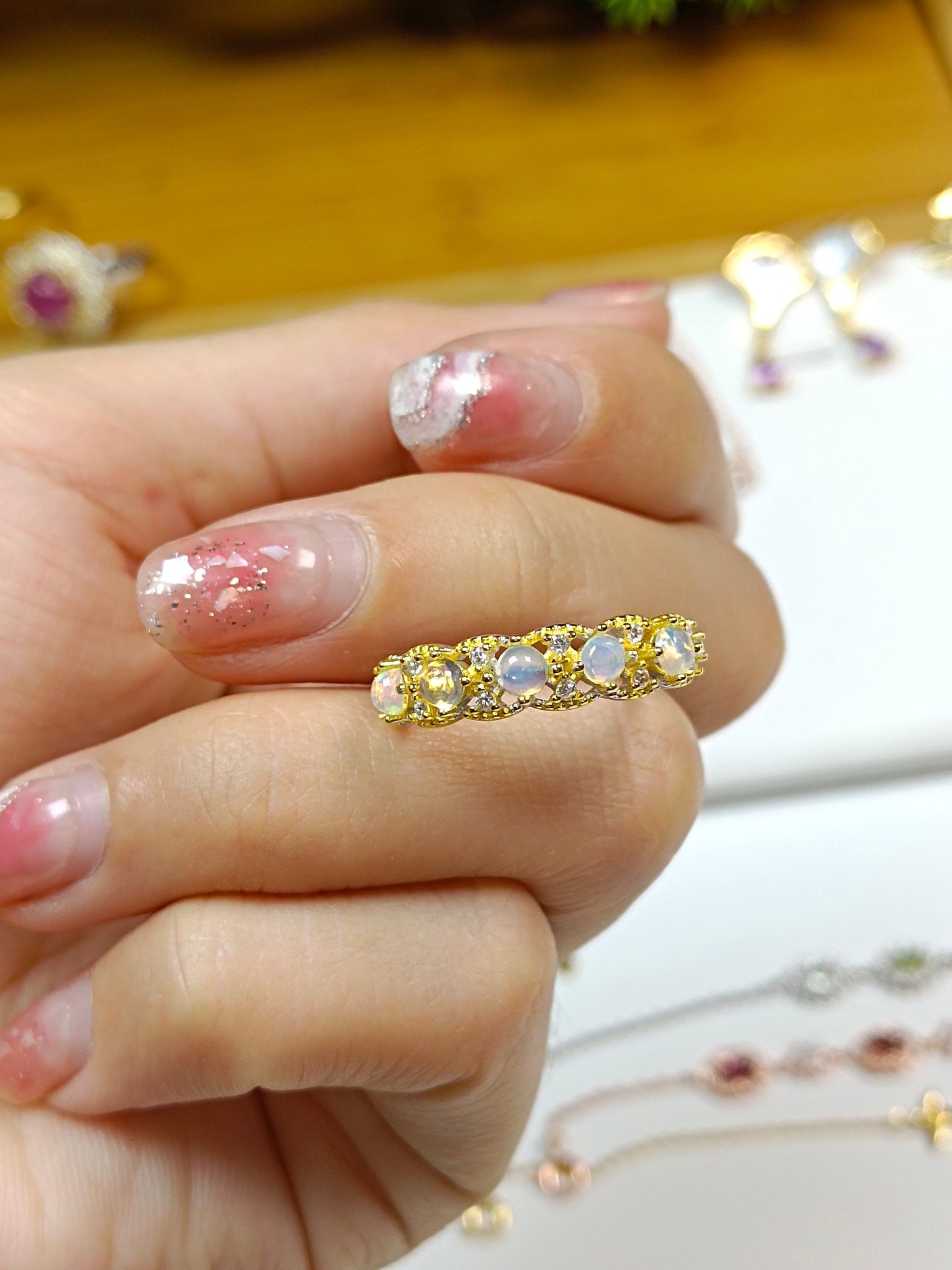 Anello con fila di opali incorporati in argento S925 - Gioielli di moda minimalista