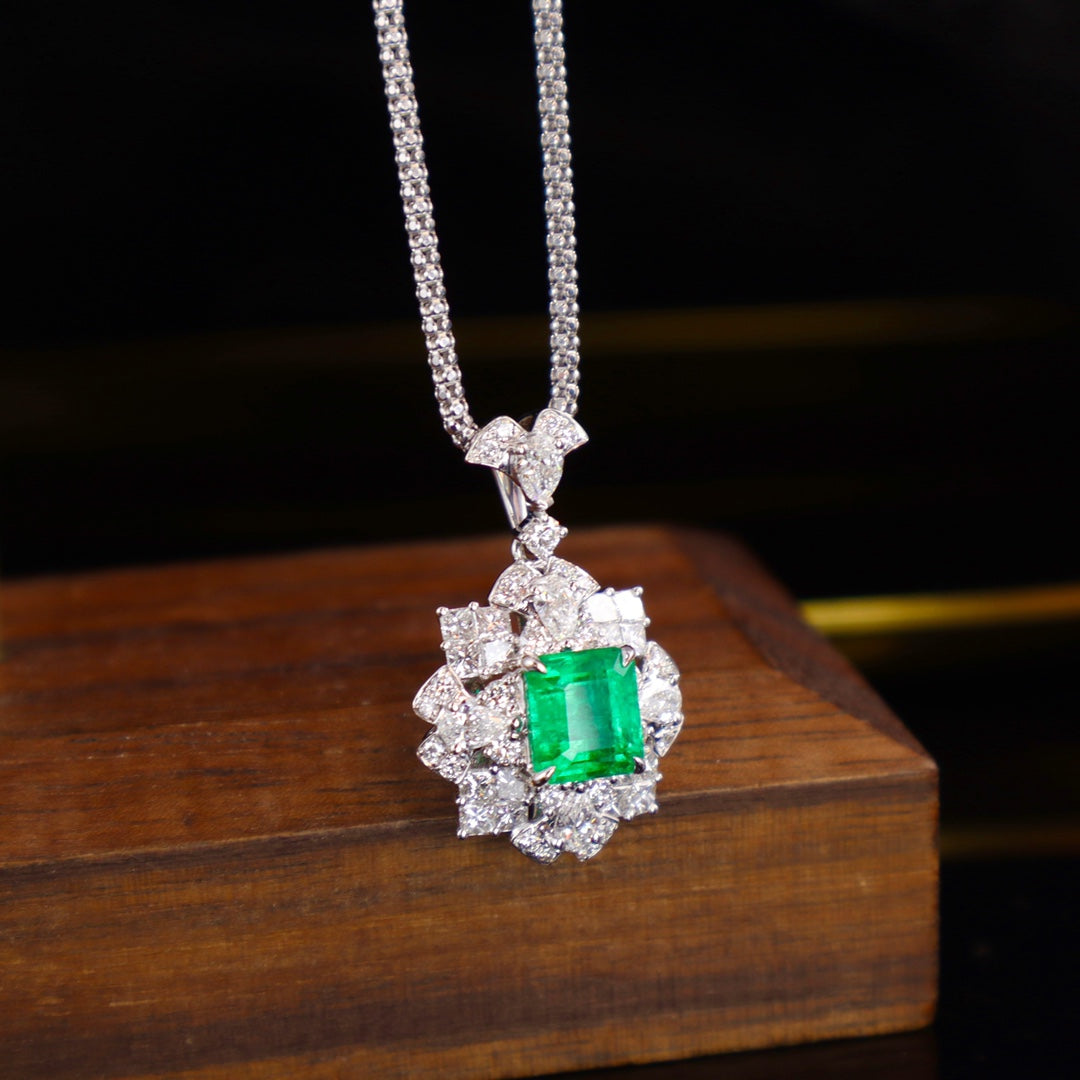 Panjshir Emerald Pendant - A Luxurious Jewelry Piece