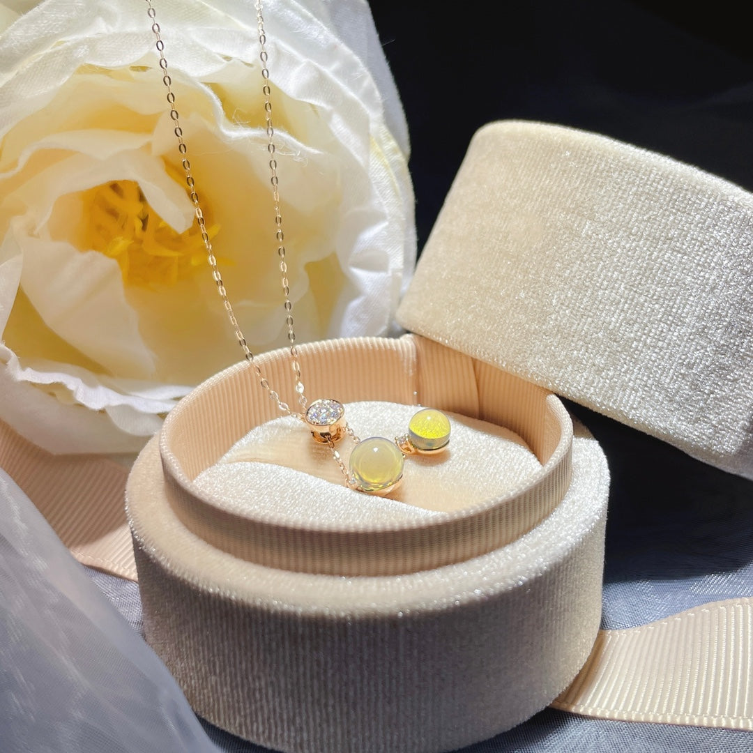 وصول جديد: قلادة من الكهرمان الأزرق الدومينيكي المضمنة بالذهب عيار 18 قيراط - مجوهرات رائعة