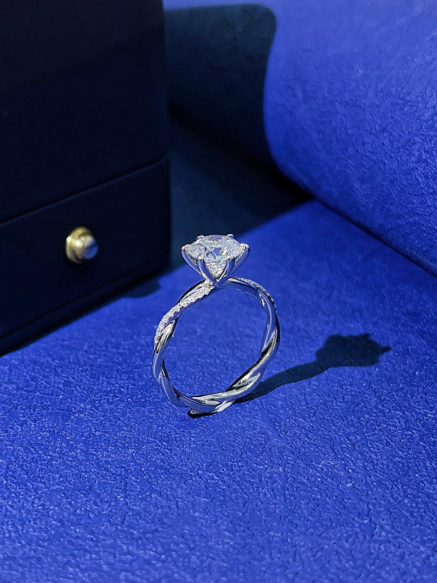 Bijuterii inel de braț Milgrain cu diamant rotund cultivat de 18K
