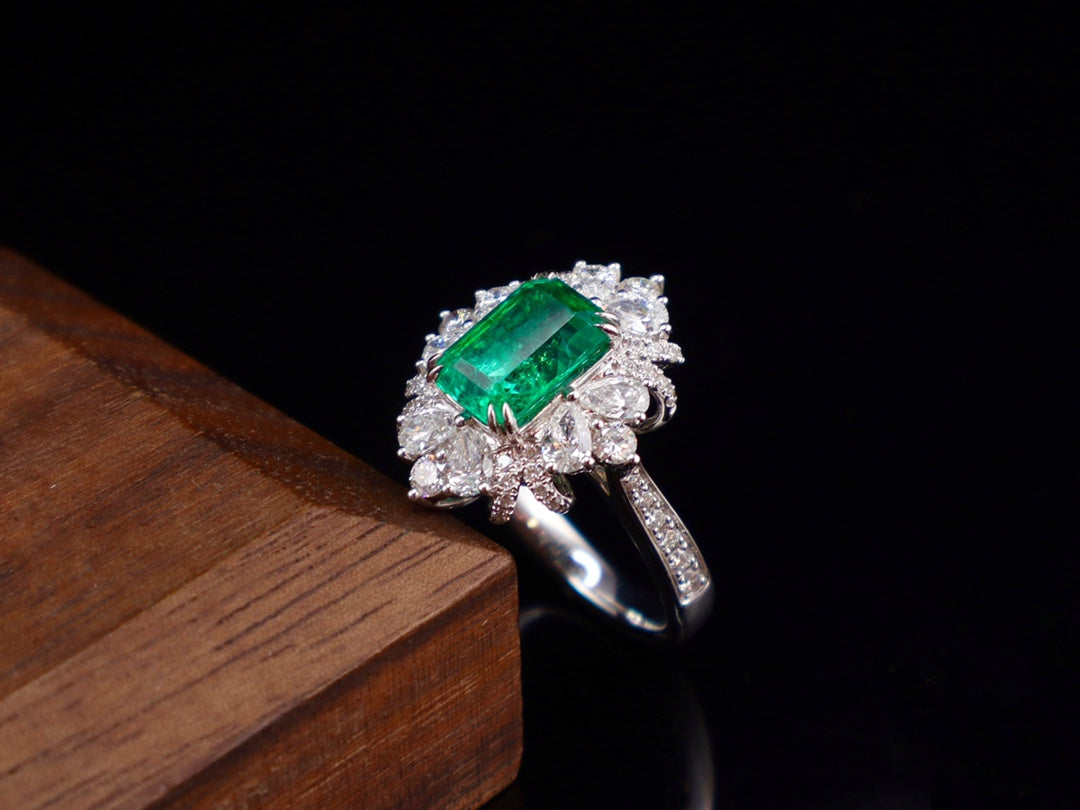 Cincin Zamrud - Karya Agung Keanggunan dalam Barang Kemas