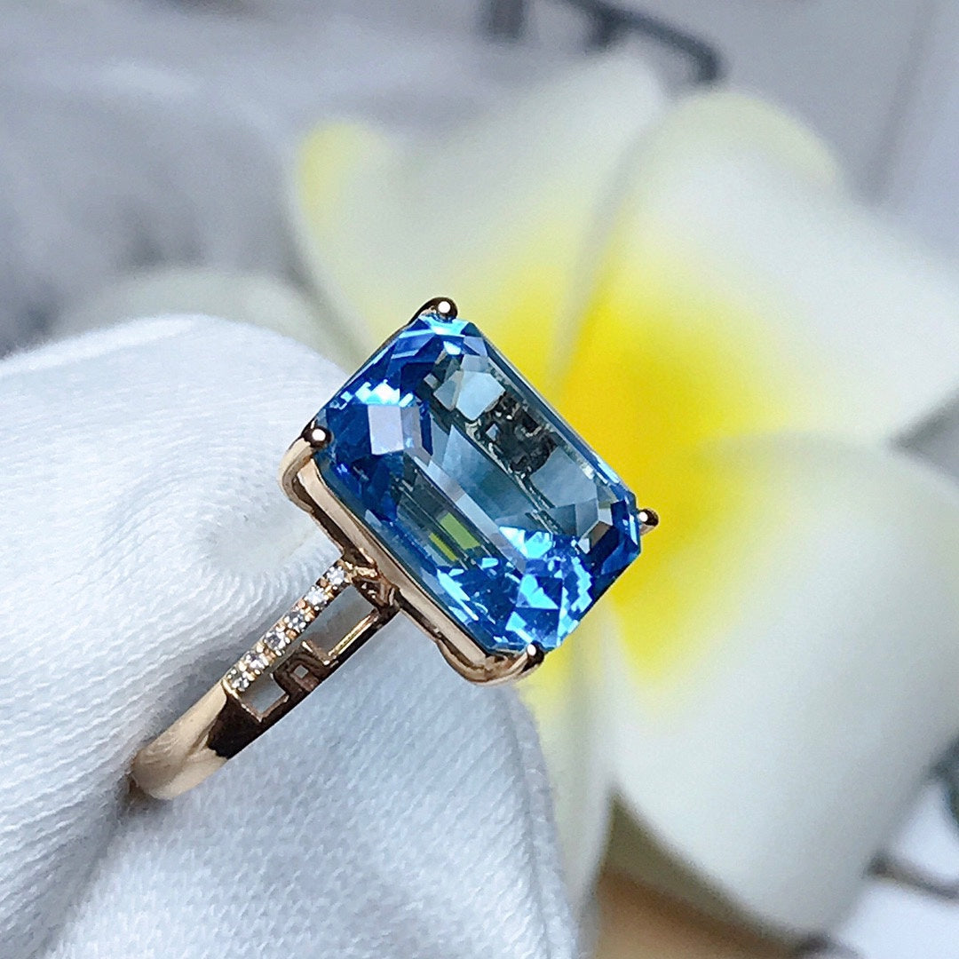 Ring aus 18 Karat Topas mit Diamantakzent – ​​exquisites Schmuckstück