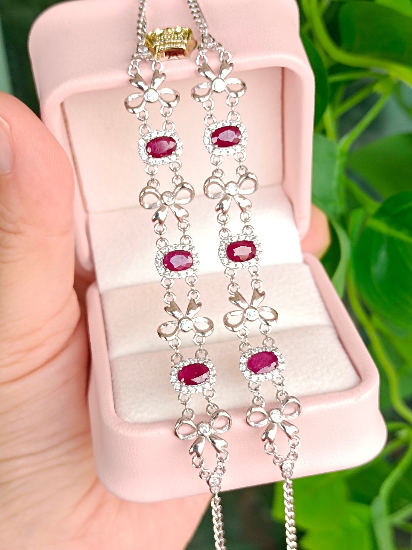 Adorable Ruby Bowknot Bracelet - Elegant and Fashionable Jewelry