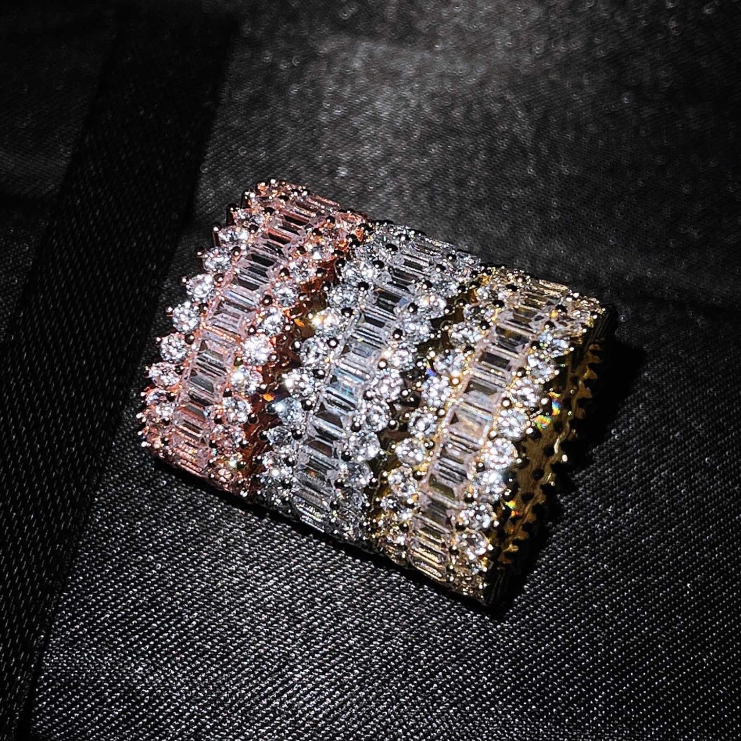 Creative And Fashionable Zircon Inlaid Ring