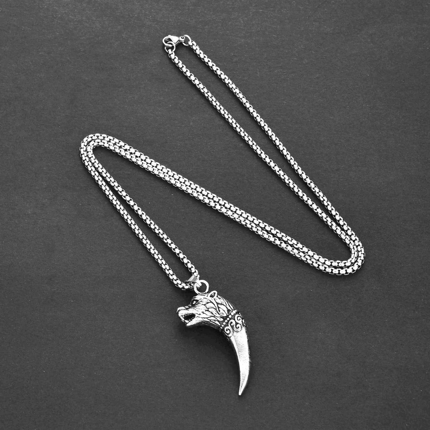 Retro Bold Wolf Head Titanium Steel Necklace For Men