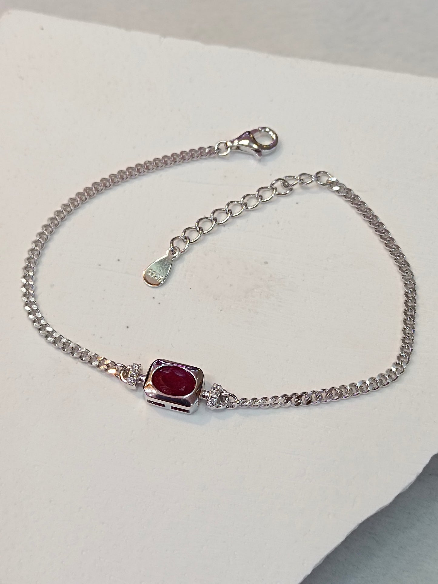 S925 Silver Handcrafted Ruby Embedded Bracelet - Exquisite Jewelry