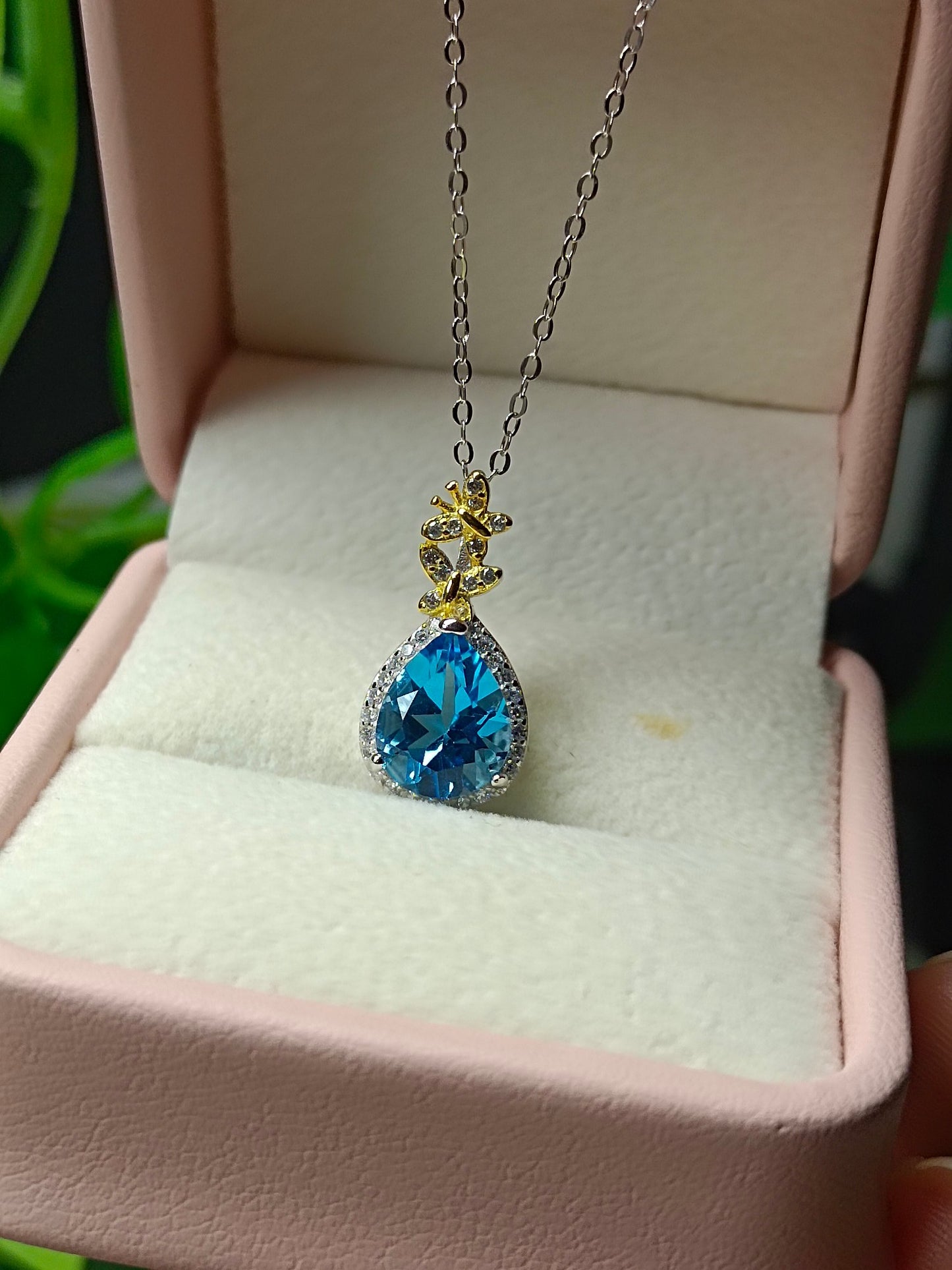 Eleganta naturliga Topaz Water Drop hängsmycken