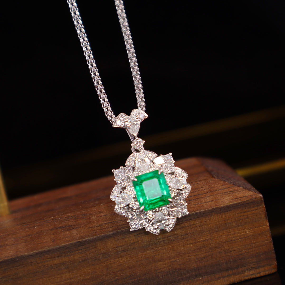 Panjshir Emerald Pendant - A Luxurious Jewelry Piece