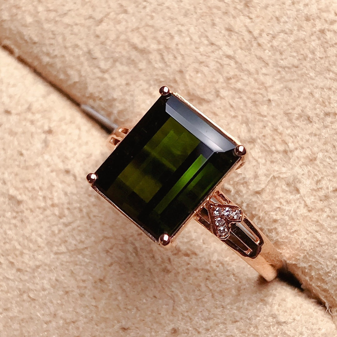 Captivating Summer Green Peridot Ring - A Must-Have Jewelry