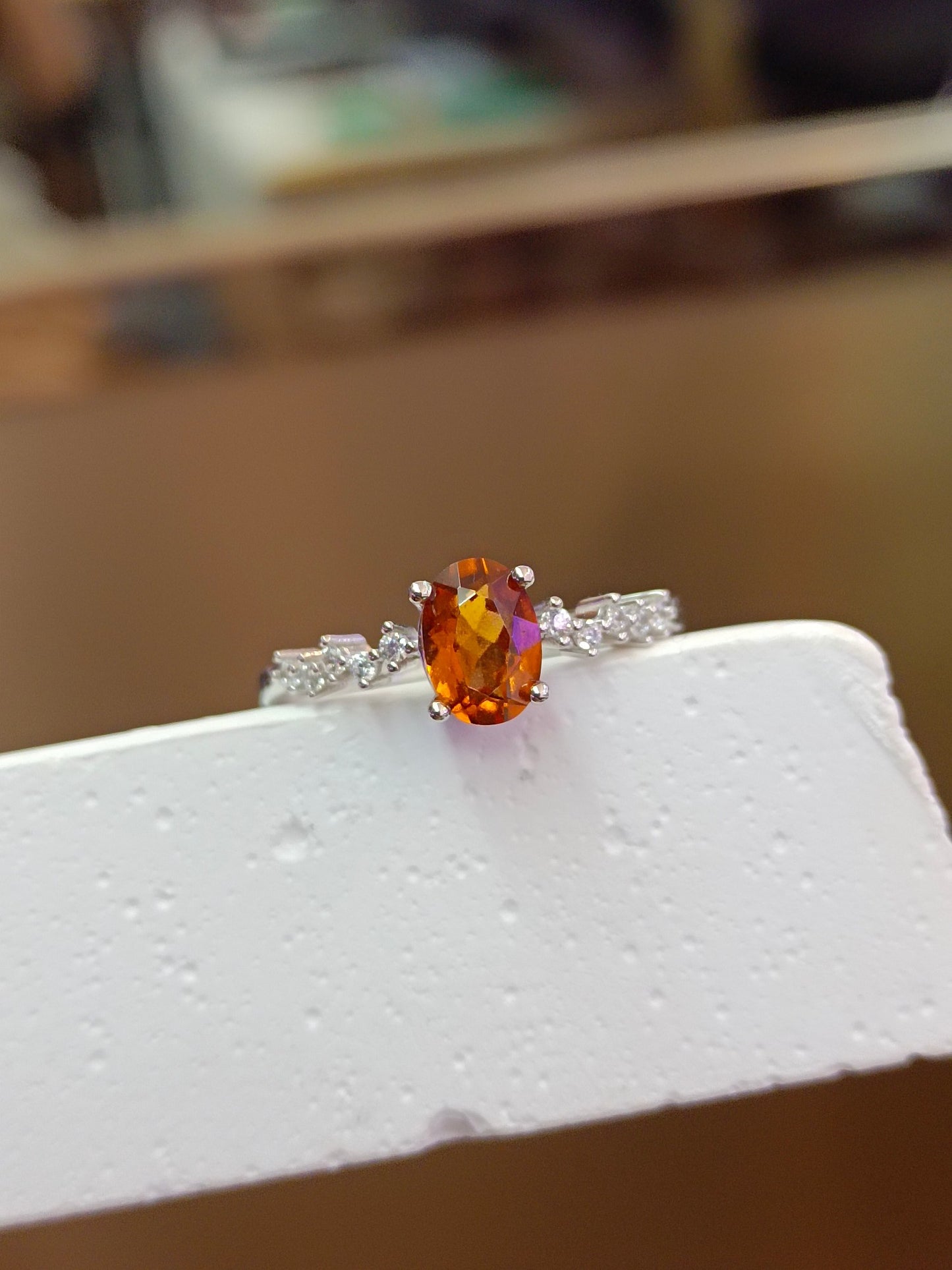 Squisito anello di pregevole fattura in argento sterling S925 incastonato con granato Fanta - Gioielli regolabili