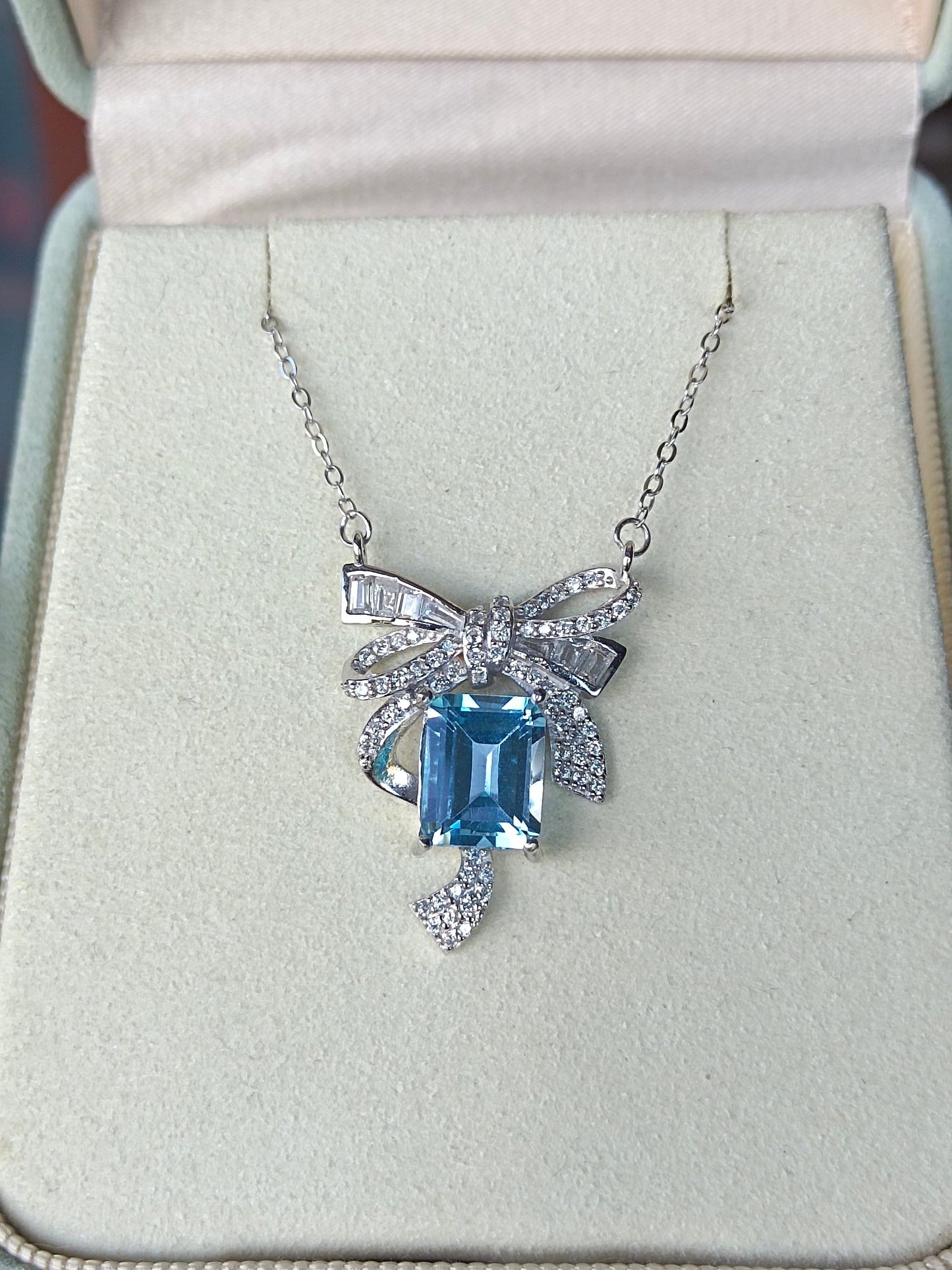 Colier de lux cu papion cu topaz natural în formă pătrată - bijuterii rafinate