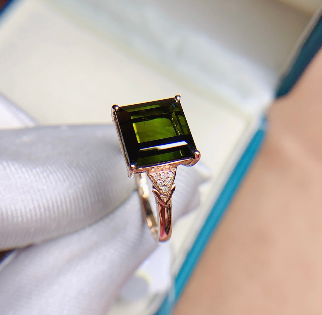 18K Tourmaline Ring - A Breath of Freshness for Summer Jewelry