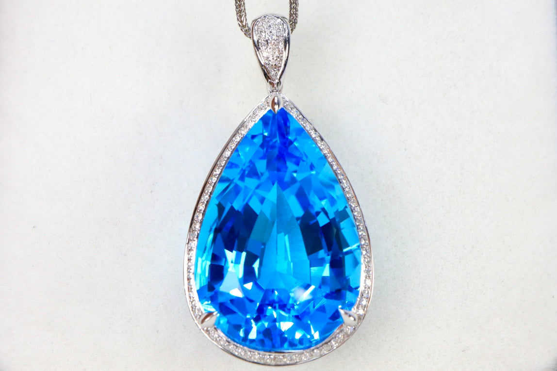 精美 18K 金鑲鑽瑞士藍托帕石吊墜 - 珠寶必備品