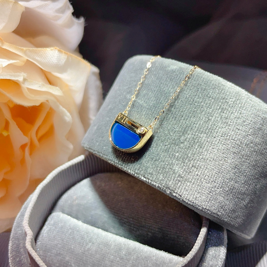 Pandantiv rafinat din aur de 18K încorporat cu chihlimbar albastru dominican - O bijuterie atemporală