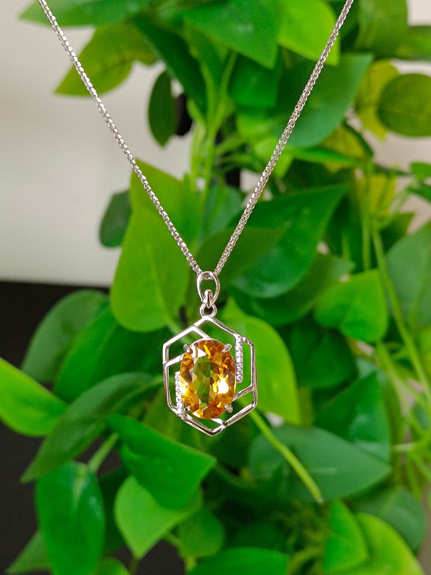 Natural Yellow Crystal Pendant - Exquisite Jewelry for Elegance