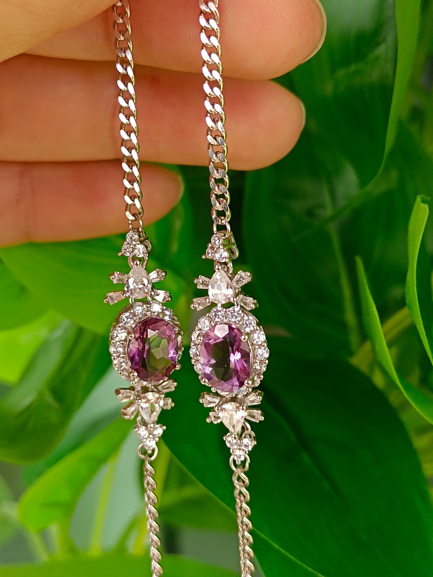 Elegante lilla krystallsmykker: naturlig ametystarmbånd