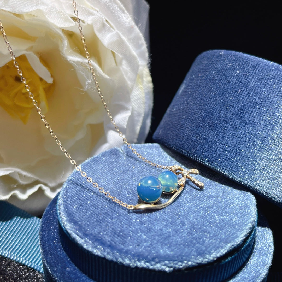 قلادة من الكهرمان الأزرق الدومينيكاني مرصعة بالذهب عيار 18 قيراط - مجوهرات ذات شغف لا ينضب