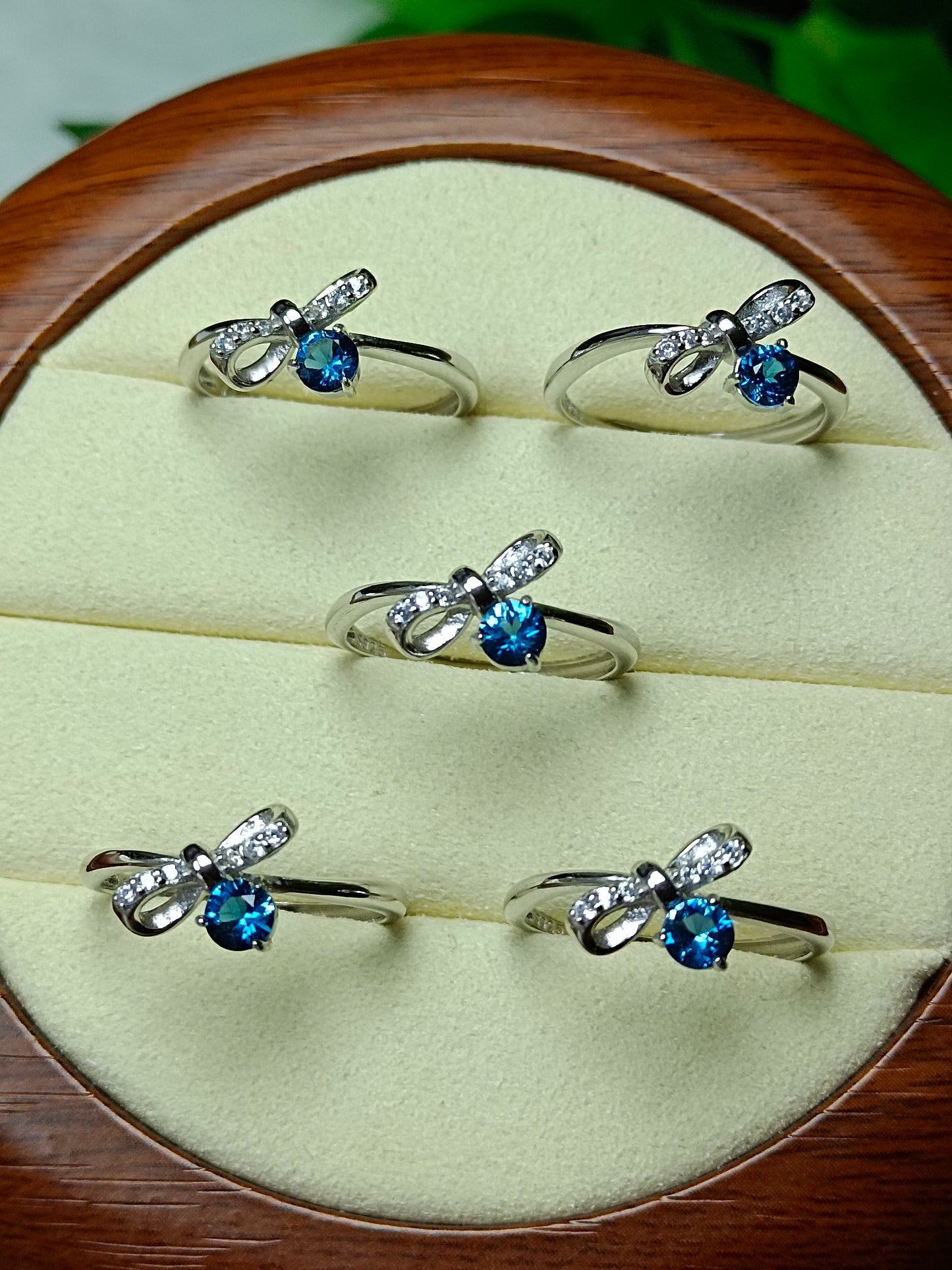 Bague Topaze Bleue Naturelle de Londres - Bijoux de Danse des Papillons Élégante