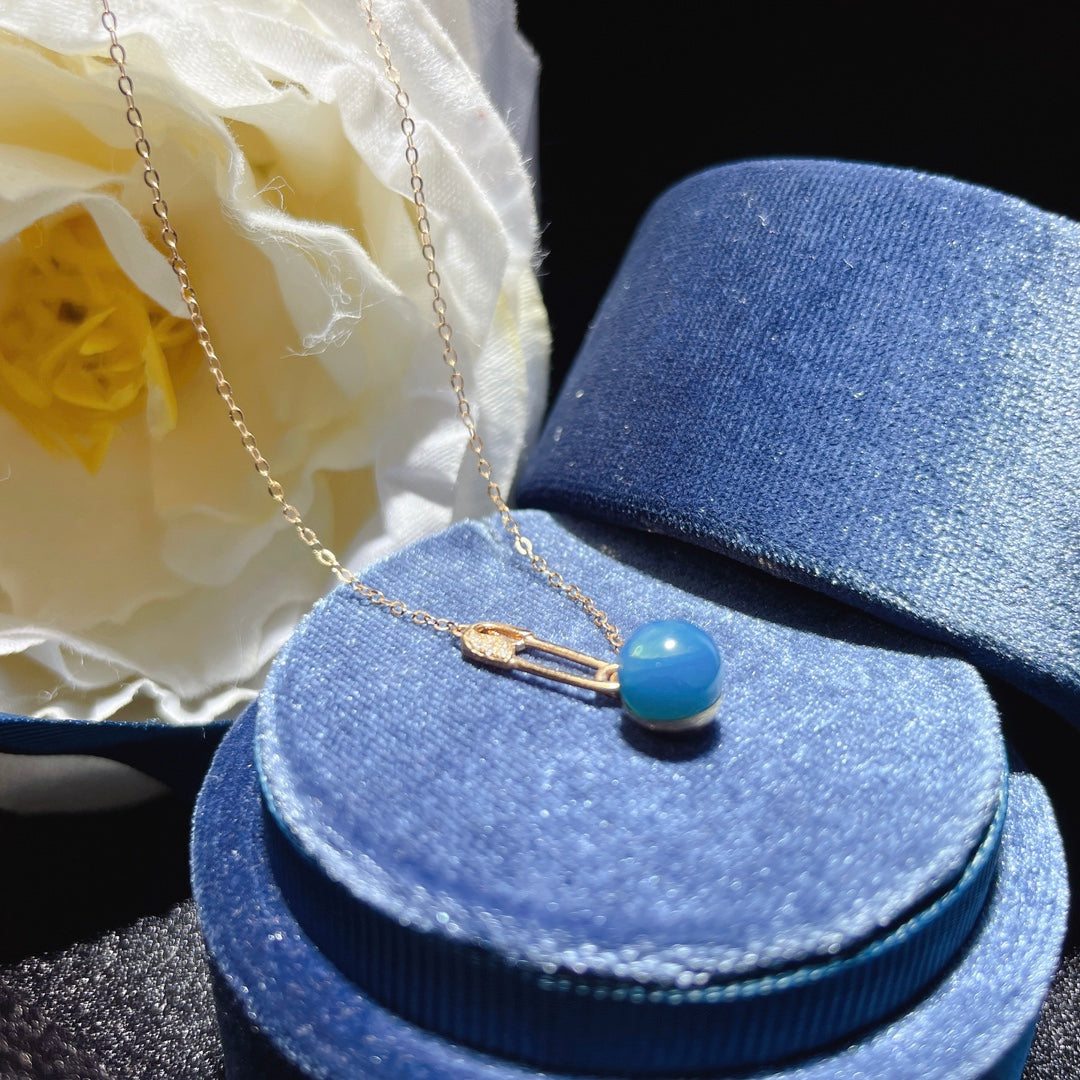 Zarif 18 Ayar Altın Gömülü Dominik Mavisi Kehribar Kolye - Her Zarif An için Takı