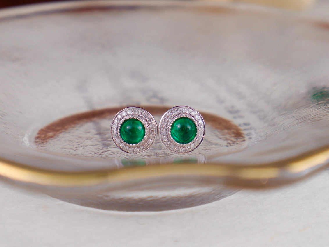 Anting Hijau Zamrud - Perhiasan Klasik