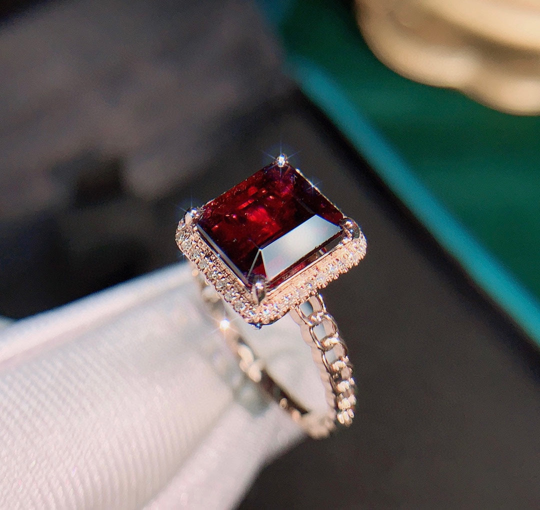 Natural 18K Gold Ruby Zoisite Jewelry - A Dreamlike Delight