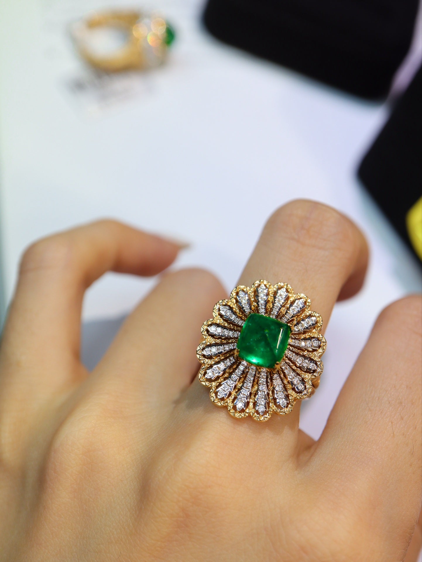 Swat Sugar Tower Smaragd-Design-Ring – einzigartiger handgefertigter Schmuck