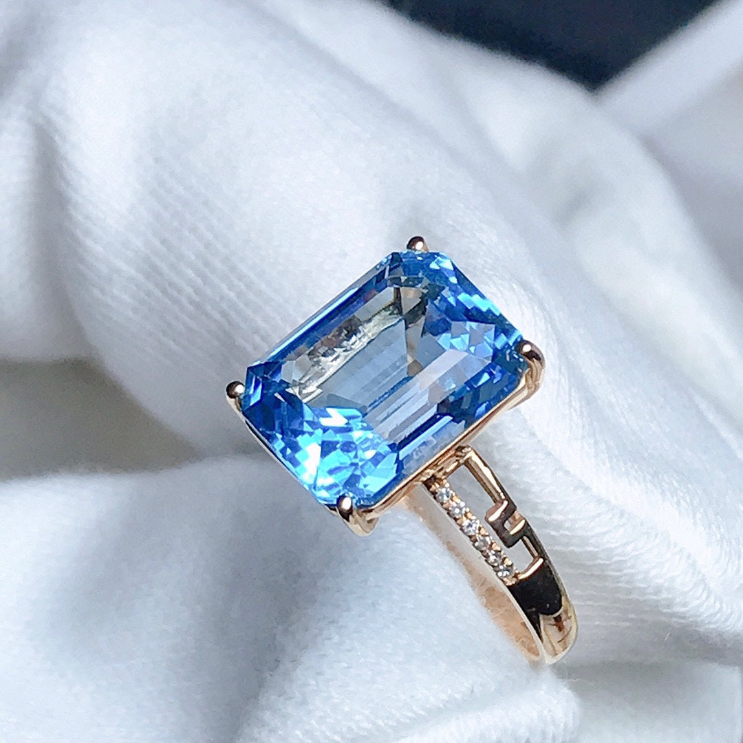 Ring aus 18 Karat Topas mit Diamantakzent – ​​exquisites Schmuckstück