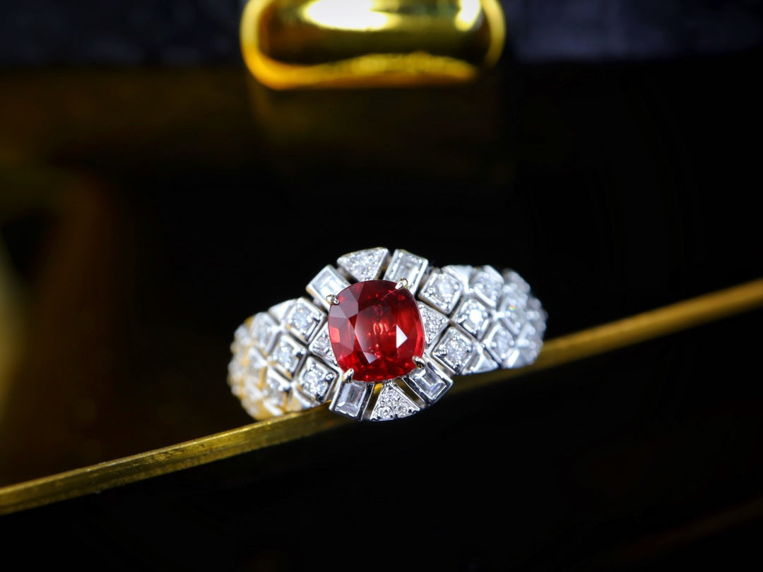 Cincin Ruby Darah Pigeon Antik - Permata Perhiasan Abadi