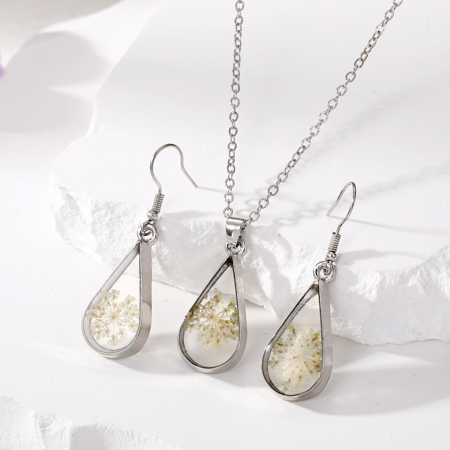 Original European And American-style Waterdrop-Shaped Dried Flower Babys Breath Bouquet Necklace And Earrings